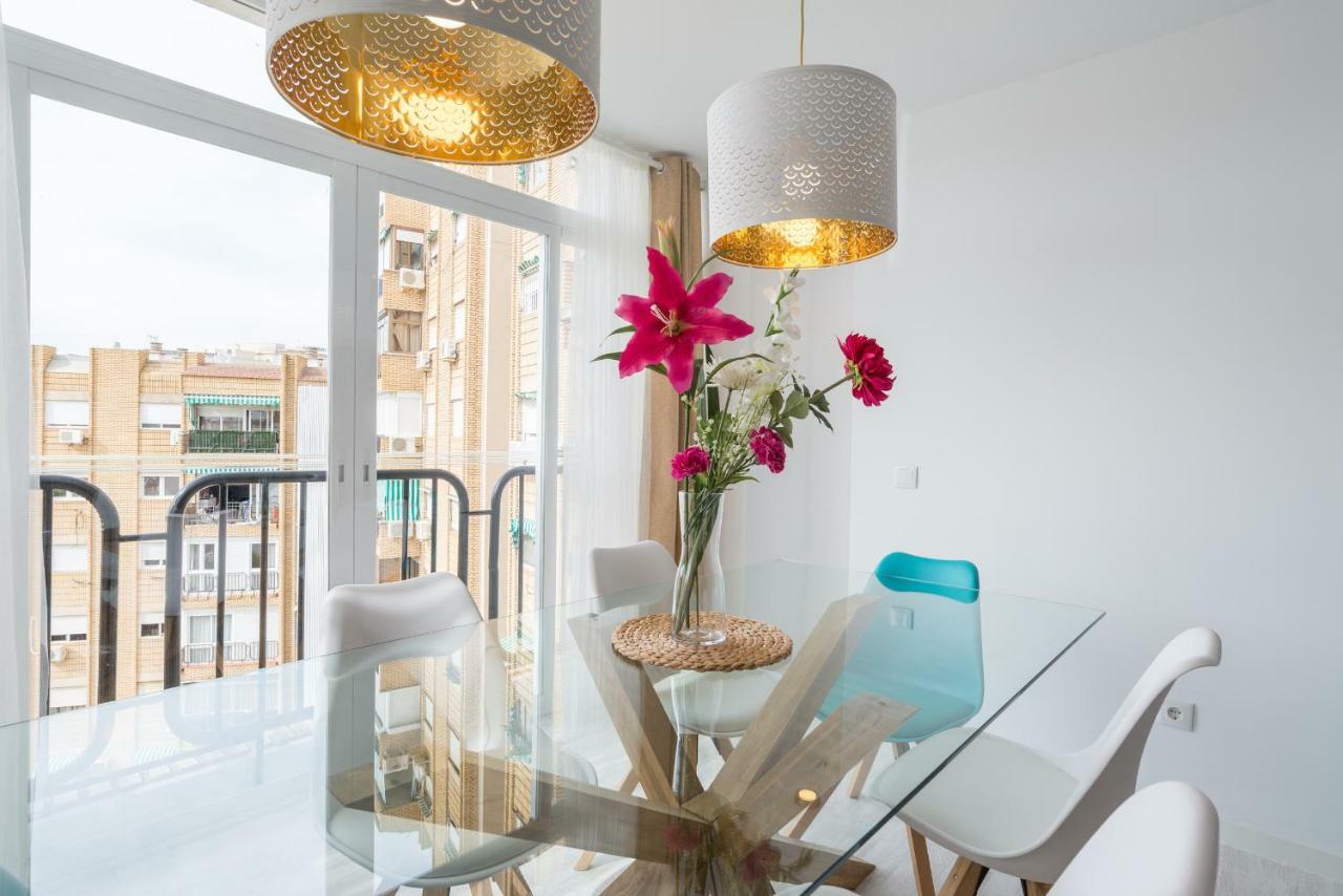 מאלגה Stunning Spacious City Apartment With Free Parking מראה חיצוני תמונה